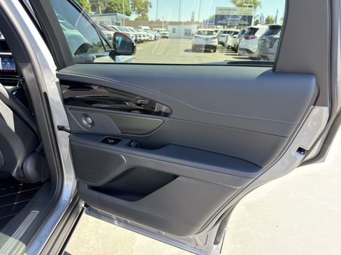 Used 2024 Lincoln Nautilus Premier w/ Equipment Group 102A AWD/4WD image 13