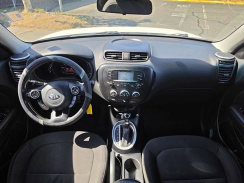 Used 2016 Kia Soul w/ Option Group 020 FWD image 9