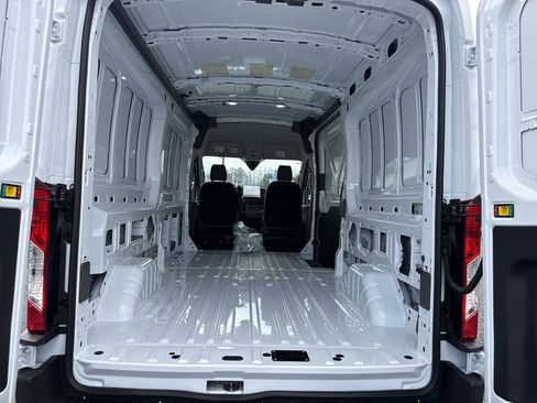 New 2026 Ford Transit 250 148 Medium Roof image 20