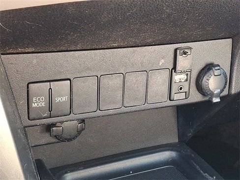 Used 2015 Toyota RAV4 XLE image 24