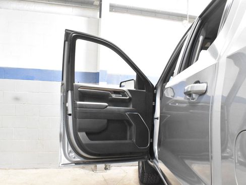 Used 2023 Chevrolet Silverado 1500 LT AWD/4WD image 9