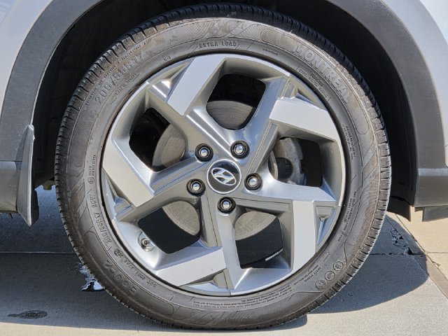 Used 2022 Hyundai Venue SEL FWD image 12