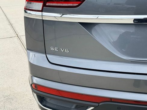 Used 2022 Volkswagen Atlas Cross Sport SE image 11