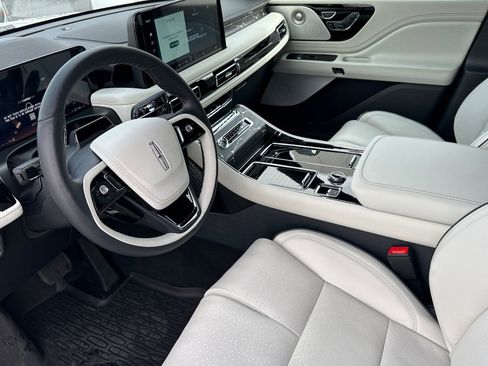 New 2026 Lincoln Aviator Black Label w/ Black Label Special Edition AWD/4WD image 9