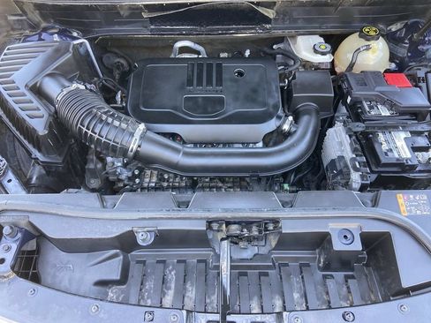 Used 2023 GMC Acadia SLE w/ Driver Convenience Package FWD image 25