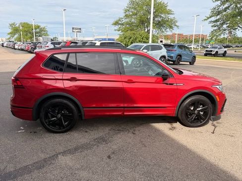 Certified 2024 Volkswagen Tiguan SE R-Line AWD/4WD image 7