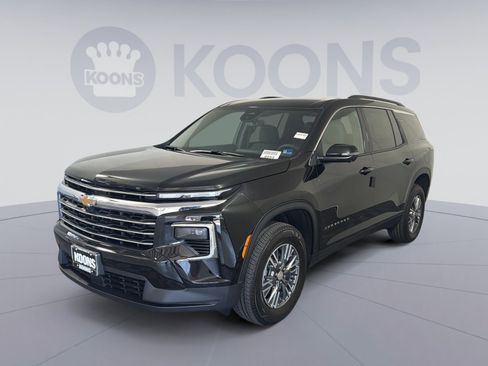 New 2026 Chevrolet Traverse LT w/ Driver Confidence Package FWD image 1