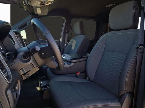 Used 2024 RAM 2500 Tradesman w/ Chrome Appearance Group image 12