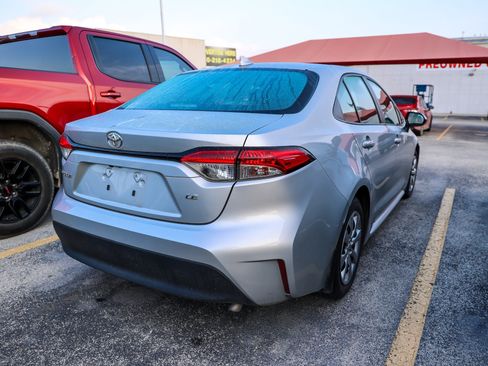 Used 2025 Toyota Corolla LE w/ Convenience Package FWD image 8
