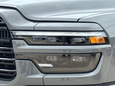 New 2026 RAM 2500 Laramie AWD/4WD image 4