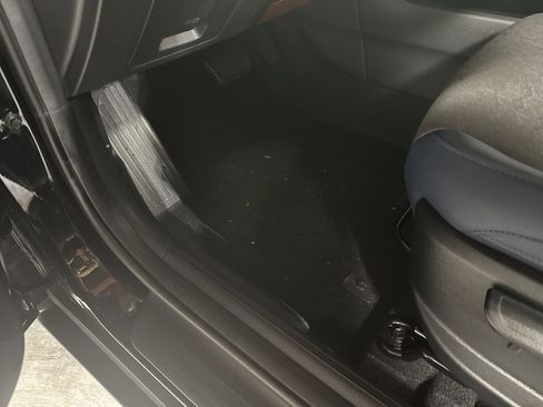 Certified 2025 Kia Seltos S image 15