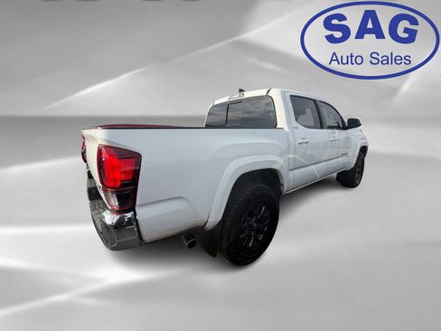 Used 2020 Toyota Tacoma SR5 image 3