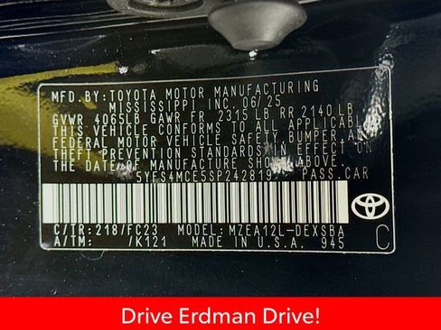 Certified 2025 Toyota Corolla SE image 32