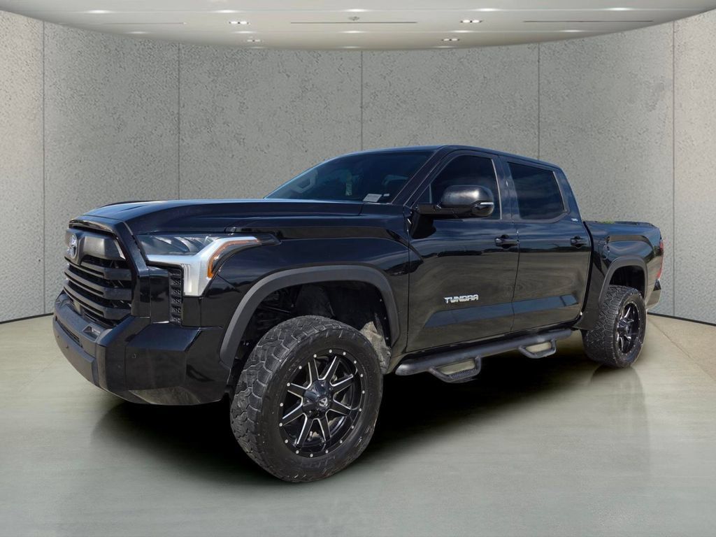 Used 2022 Toyota Tundra SR5 w/ SR5 Premium Package RWD image 9
