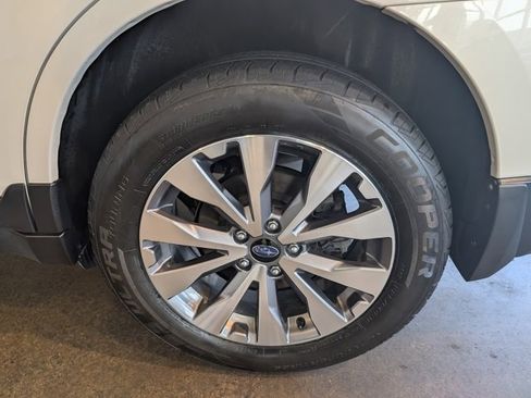 Used 2017 Subaru Outback 3.6R Touring w/ Popular Package #5A image 9