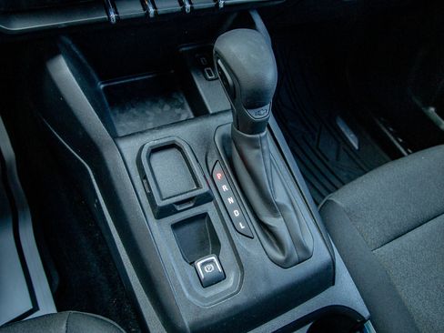 Used 2024 Chevrolet Colorado W/T image 19