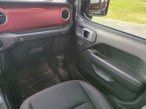 Used 2019 Jeep Wrangler Unlimited Rubicon AWD/4WD image 18