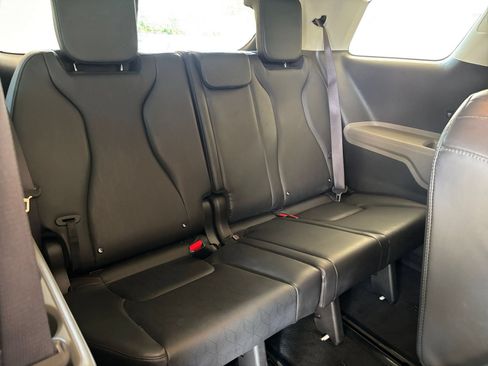 Used 2026 Kia Carnival FWD image 31