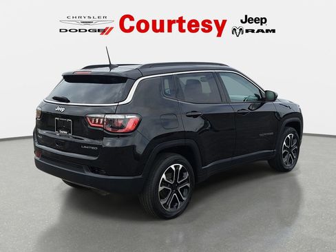 Certified 2022 Jeep Compass Limited w/ Sun and Sound Group AWD/4WD image 5