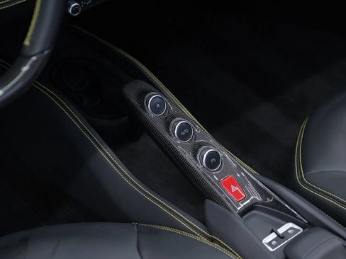 Used 2022 Ferrari F8 Tributo RWD image 17