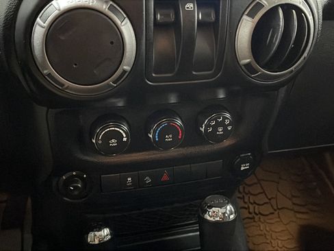 Used 2014 Jeep Wrangler Sport AWD/4WD image 9