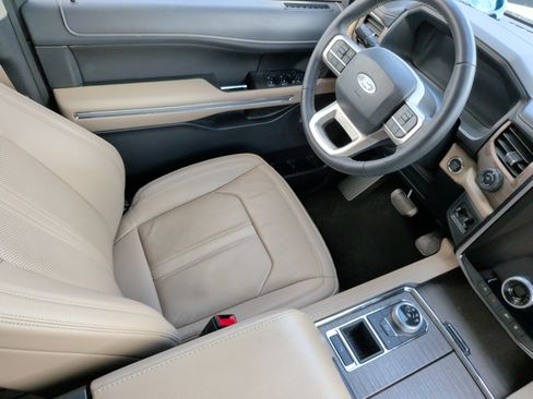 Used 2024 Ford Expedition Limited RWD image 32