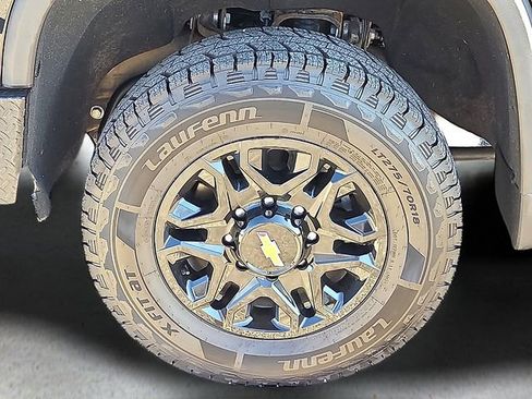 Used 2022 Chevrolet Silverado 2500 LTZ AWD/4WD image 9