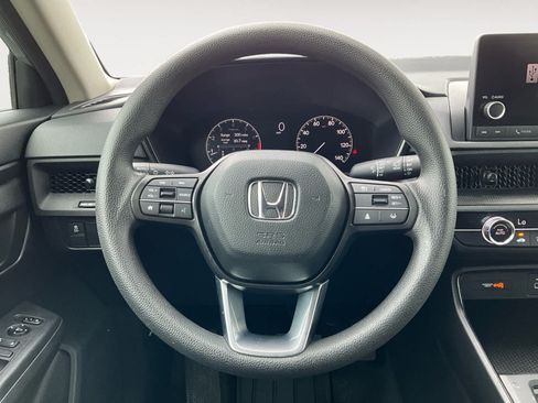 Used 2025 Honda CR-V LX image 13