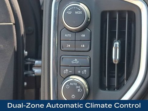 Used 2022 Chevrolet Silverado 1500 LT AWD/4WD image 9