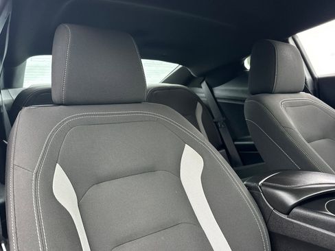 Used 2018 Chevrolet Camaro LT RWD image 14