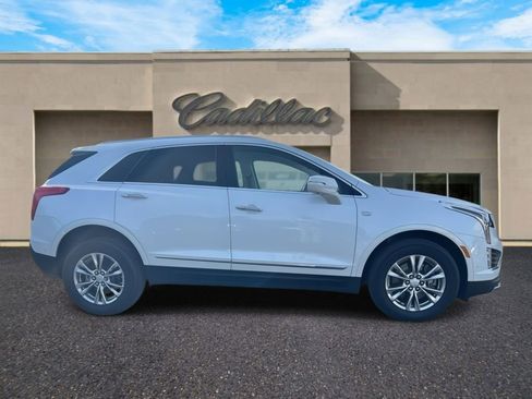Used 2020 Cadillac XT5 Premium Luxury image 2