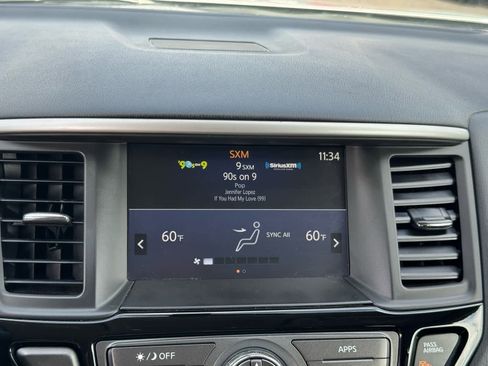 Used 2020 Nissan Pathfinder SV image 25