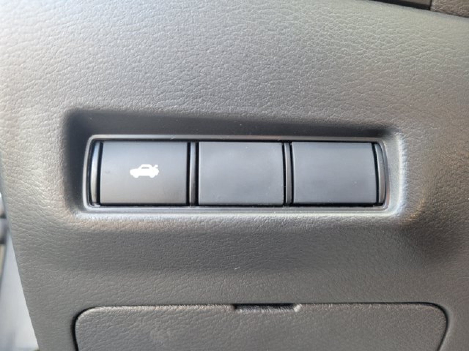 Used 2026 Nissan Sentra SR w/ Floor Mat Package FWD image 19