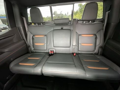 Used 2025 GMC Sierra 1500 AT4 w/ AT4 Preferred Package AWD/4WD image 15