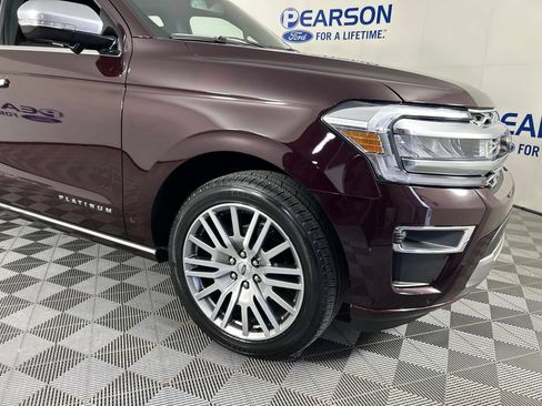 Used 2023 Ford Expedition Platinum AWD/4WD image 4