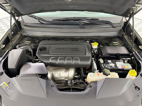 Used 2019 Jeep Cherokee Limited FWD image 30