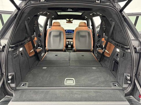 Used 2023 BMW X7 M60i image 50