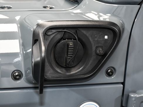 Used 2024 Jeep Wrangler Unlimited Sahara AWD/4WD image 66