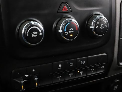 Used 2015 RAM 3500 Tradesman w/ Power & Remote Entry Group image 22