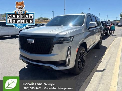 Used 2023 Cadillac Escalade ESV Sport w/ LPO, ONYX Package AWD/4WD image 2