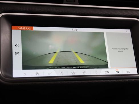 Used 2020 Land Rover Range Rover Evoque S image 9