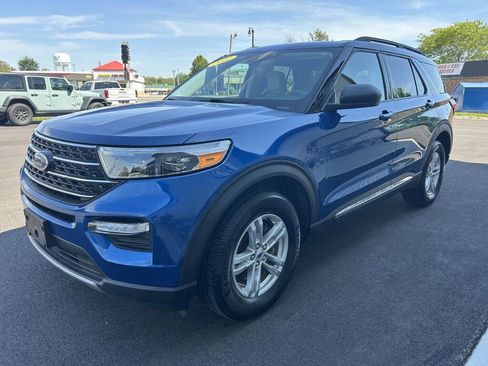Used 2021 Ford Explorer XLT w/ Equipment Group 202A AWD/4WD image 7