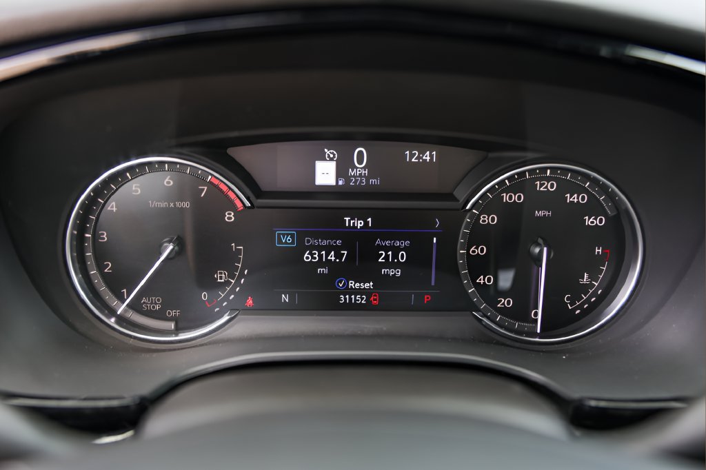 Certified 2025 Cadillac XT6 Premium Luxury FWD image 13