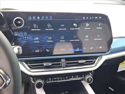 New 2026 Chevrolet Equinox EV LT image 11