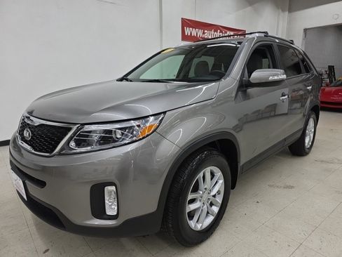 Used 2014 Kia Sorento LX FWD image 3