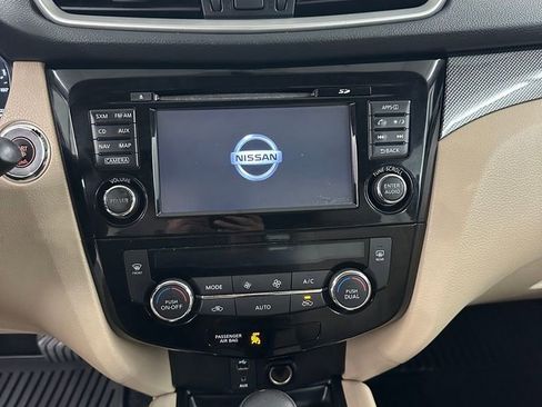 Used 2016 Nissan Rogue SL w/ SL Premium Package image 19