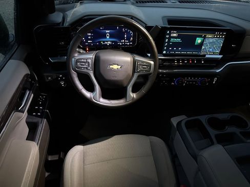 Used 2025 Chevrolet Silverado 1500 LT image 12
