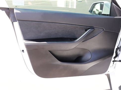 Used 2021 Tesla Model Y Long Range AWD/4WD image 9