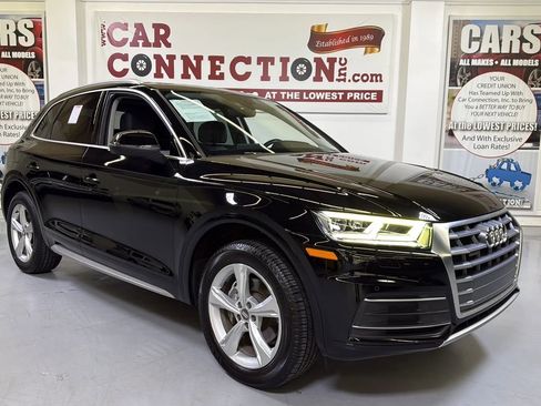 Used 2020 Audi Q5 2.0T Premium Plus w/ Premium Plus Package AWD/4WD image 2
