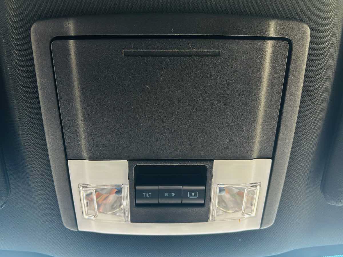 Used 2019 Ford Explorer XLT w/ Equipment Group 202A AWD/4WD image 49